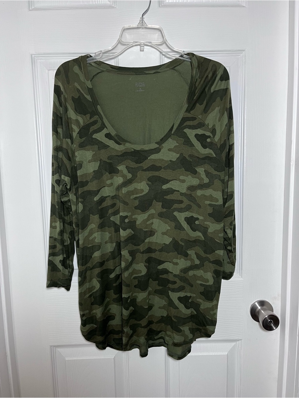 a.n.a Olive Green Camo Scoop Neck Long Sleeve Tunic Top